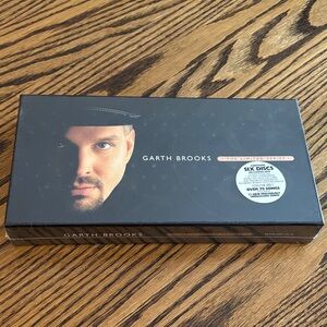 🎶 Garth Brooks – The Limited Series CD Box Set (Sealed / New)